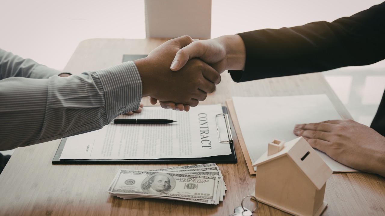 How a Local Realtor Helps Sellers Win